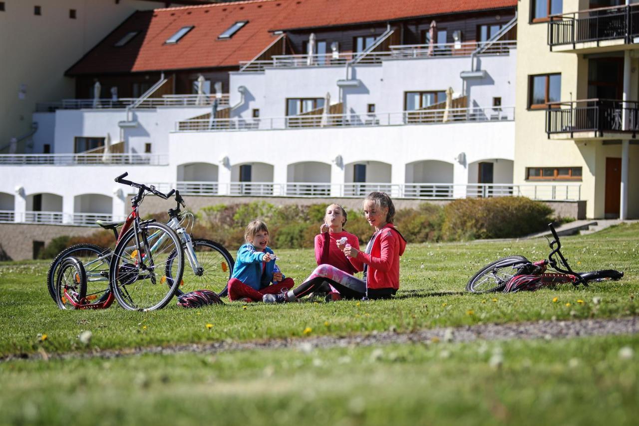 Lipno Lake Resort ลิปโนนัดเวิลตาวู ภายนอก รูปภาพ